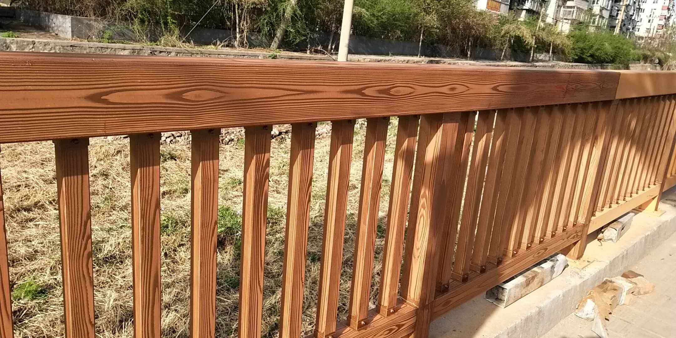 雅安河北承德双桥区护栏仿木纹漆施工项目